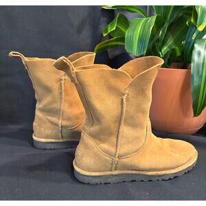 Women’s UGG Alida Suede Chestnut Boot, size 6